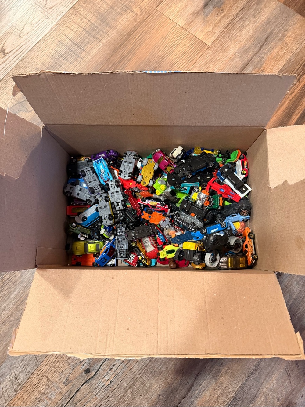 118pc Hot Wheels Diecast Toy Car Lot Loose Cars Mixed Vehicles Collectible Bulk